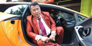 Hari Ini, Hotman Paris dan Istri Disuntik Vaksin Covid-19 untuk Lansia
