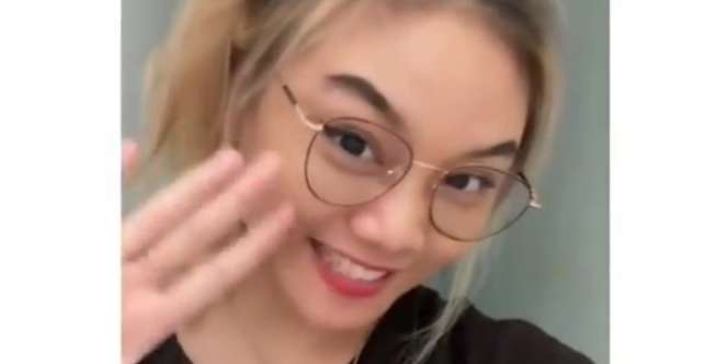 Merdunya Suara Wanita Cantik Non-Muslim Ini Lantunkan Shalawat