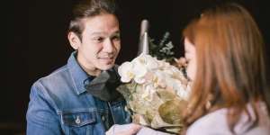 Sewa Bioskop, Ini 10 Momen Romantis Jordi Onsu Nembak Frislly Herlind