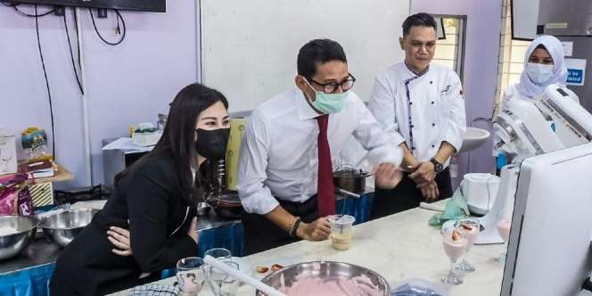 Menparekraf Sandiaga Harapkan Vaksinasi Pelaku Parekraf Sesuai Target