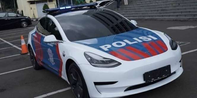Nggak Mau Polisi Indonesia Ketinggalan, IMI Hibah Mobil Tesla