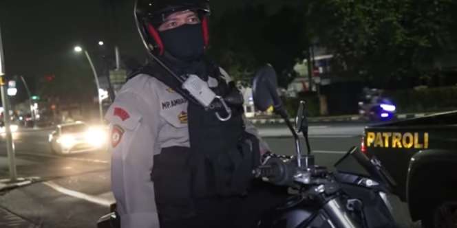 Bripka Ambarita Bingung Periksa 'Pemuda Gemulai': 'Raba Aja Pak'