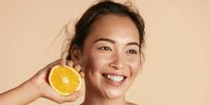 5 Masalah Kecantikan yang Dapat Diatasi dengan Lemon dan Madu