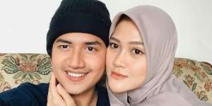 Gaya Henny Rahman, Istri Zikri Daulay yang Disorot Lepas Hijab