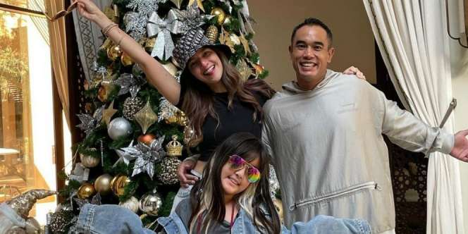 Posting Foto Bareng Anak, Hidung Nia Ramadhani Jadi Sorotan