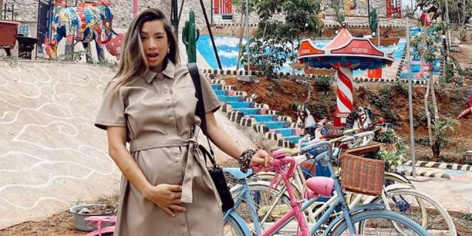8 Jam Perjuangan Jennifer Bachdim Melahirkan Anak Ketiga