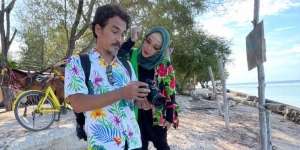 Teddy Syah Ungkap Sosok Rina Gunawan