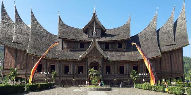 Berwisata Seru di Ranah Minang Lewat Tur Virtual