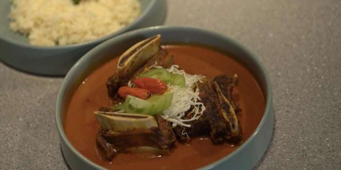 Masak Tongseng, Chef Sezai Zorlu Tampil Unik di Indonesian Meat Cuisine