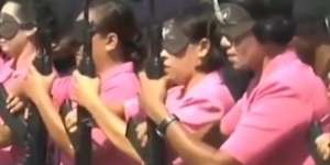 Video Aksi Istri Polisi Mahir Lucuti Senjata dalam Hitungan Detik