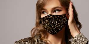 5 Model Masker yang Bikin Penampilanmu Modis