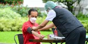 Vaksinasi Covid-19 di Indonesia Tercepat Kedua di ASEAN