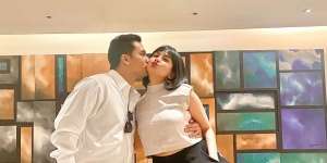 Asisten Terlalu Mesra dengan Sang Suami, Vanessa Angel Diperingatkan Netizen