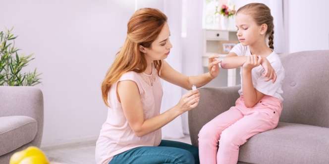 Tips Aman Mengobati Luka di Tubuh Si Kecil 