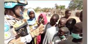 Momen Kocak Polwan Cantik Ajari Anak-Anak Afrika, Belajar Bahasa Ngapak
