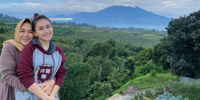 Ayu Ting Ting Dihina Bikin Umi Kalsum Emosi: Punya Mulut Dijaga