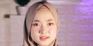 Video Call Bareng Fans, Wajah Sumringah Nissa Sabyan Jadi Sorotan