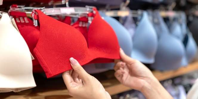 Tanda Bra yang Dipakai Terlalu Ketat, Segera Ganti!