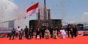 Menhan Prabowo Serahkan Kapal Selam KRI Alugoro-405