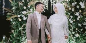 Potret Romantis Ustaz Syam dan Jihan Setelah Menikah