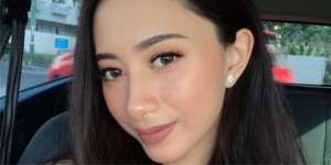 Anggia Tesalonia, Model Cantik Asisten Edhy Prabowo Dapat Mobil hingga Apartemen