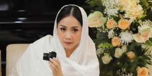 Masya Allah Cantiknya Nagita Slavina Pakai Hijab Bareng Adelia Pasha