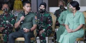 Cerita Unik Aprilia Manganang: Lahir di Dukun Bayi, Cuma Pakai Rok di Sekolah