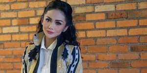 Setelah Disorot karena Tak Hadiri Siraman Aurel, KD Posting Foto Pernikahan
