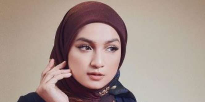 Pesona Keindahan Kembang Sepatu di Koleksi Scarf Terbaru KAMI