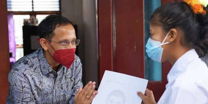Pengalaman Menyentuh Nadiem Bertemu Siswi SLB di Papua