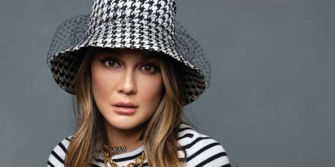 Berpose Bak Model, Luna Maya 'Pamer' Sabuk Rp8 Juta