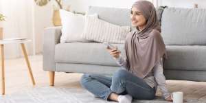4 Manfaat Duduk di Lantai untuk Kesehatan