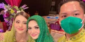 Momen yang Ditunggu Foto Bareng Krisdayanti, Aurel dan Azriel