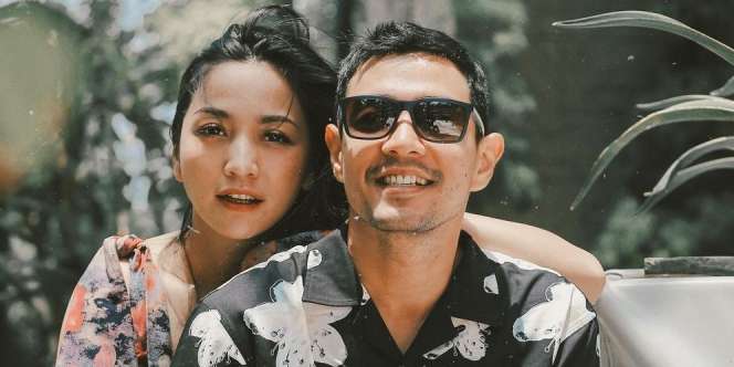 4 Artis Indonesia yang Menemukan Pasangan Hidup Lewat Sosial Media