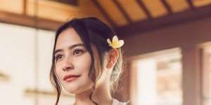 Gaya Prilly Latuconsina Berkebaya Bali, Bikin Terbelalak!