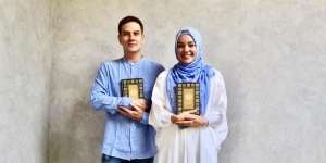 Potret Persahabatan Bertrand Antolin dan Dewi Sandra