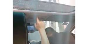 Sunroof Tak Bisa Ditutup, Pengemudi Kebasahan Saat Cuci Mobil