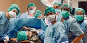 Irwansyah Azani Buah Hatinya, Sang Dokter Ikut Bergetar
