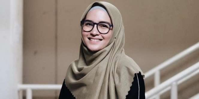 Fashion Hijab Segi Empat Zahratul Jannah
