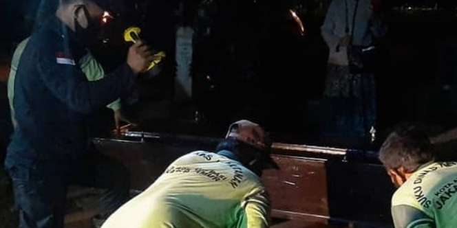 Viral Foto Pemakaman Zakiah Aini, Penampakan Ini Bikin Warganet Salfok