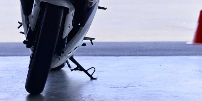 Motor Sering Kejeblos Saat Pakai Standar Samping? Ini Solusinya