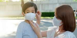 Haruskah Anak Menggunakan Masker Ganda?