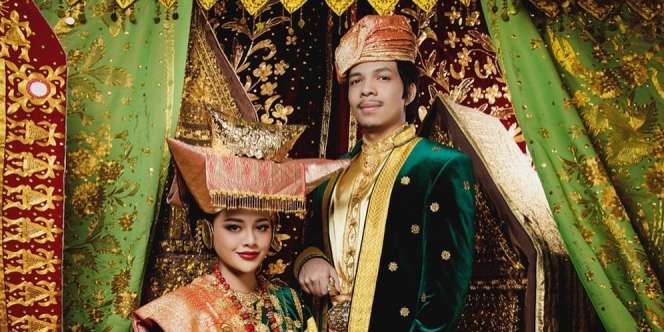 Foto Perdana Atta Halilintar Berstatus Suami Aurel Hermansyah