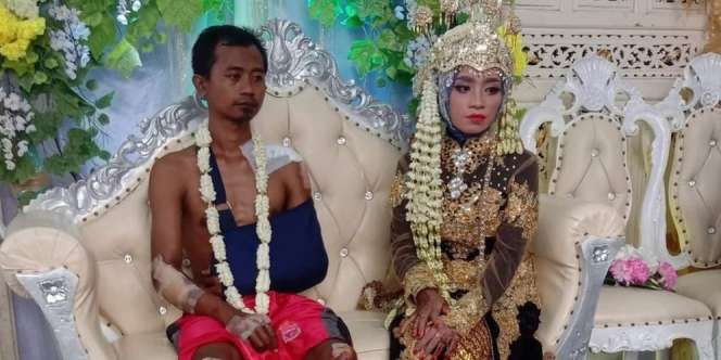Viral Pengantin Pria Hanya Pakai Kolor di Pelaminan, Diduga Ini Penyebabnya