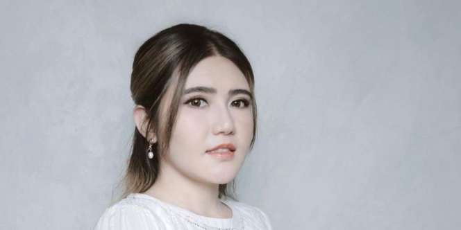 Punya Panggilan Khusus, Apa Hubungan Via Vallen dengan Vokalis Band Ini?