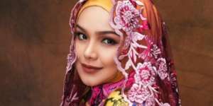 Siti Nurhaliza Jualan Hijab, Netizen Malaysia Sindir Jilbab Buat Orang Kaya