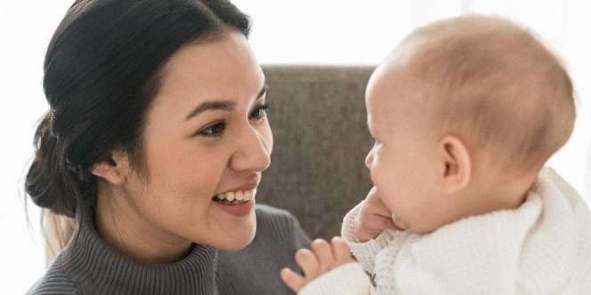 Lihat Momen Manis Zalina Solat Bersama Raisa