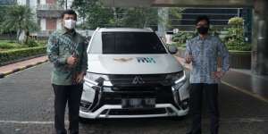 Mitsubishi Hibahkan Outlander PHEV kepada Kementerian BUMN