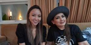 Bantu Korban Bencana Alam di NTT, Nia Daniaty Gelar Konser Amal