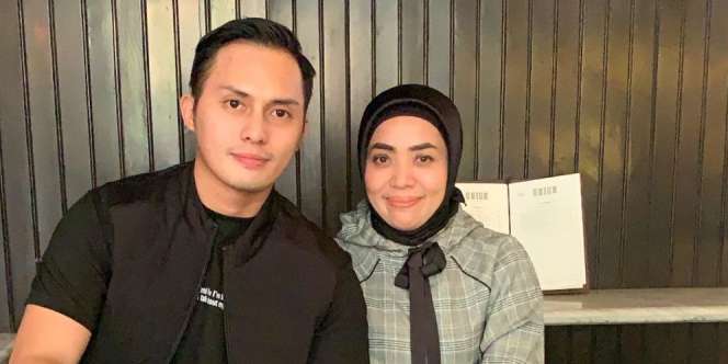 Selfie Bareng Suami, Wajah Muzdalifah Jadi Sorotan